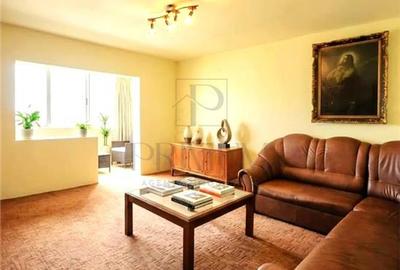 Apartament cu 4 camere decomandat, mobilat în Bucovina