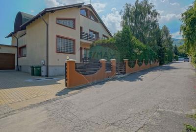 Casa / Vila -Spatiu Generos pentru Locuinta, Birouri sau Educationale - 14