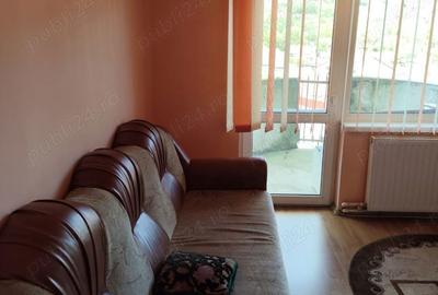 Vand Apartament spatios 4 camere - 6