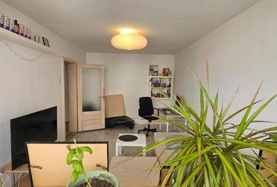 Vand apartament cu 2 camere, confort 1, decomandat, situat în zona Mihai Viteazu Vand apartament cu 2 camere, confort 1, decomandat, situat în zona Mihai Viteazu - 2