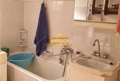Apartament cu 3 camere decomandat în Traian - 4