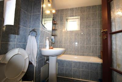 Apartament cu 3 camere, decomandate in Micro 16 - 9