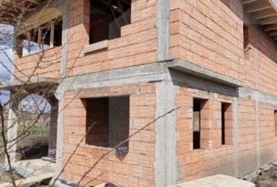 Investitie ! Proiect in executie ! Casa 110 mp utili, teren 460 mp, Dezmir !