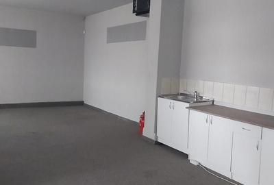 Spațiu comercial, de 80 mp, în Florilor - 2