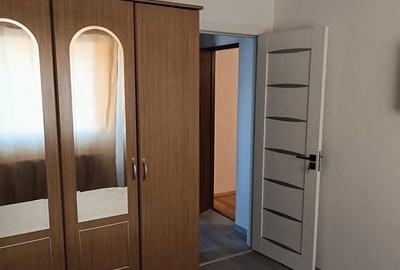 Apartament cu 2 camere semidecomandat în Craiovița Nouă