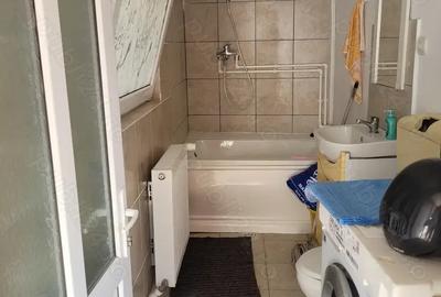 Casă cu 4 camere cu Teren 280 Mp în Piața Nouă - 1