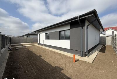 Casă cu 4 camere cu Teren 400 Mp în Clinceni