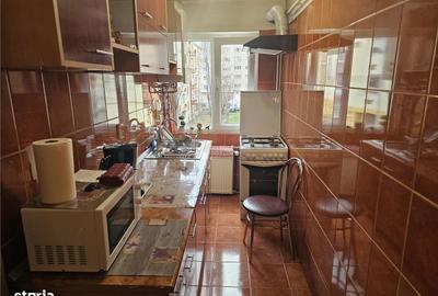 Apartament cu 3 camere, mobilat în Central
