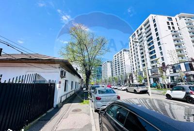 Casă cu 4 camere cu Teren 178 Mp în 13 Septembrie