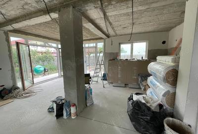 Casă cu 4 camere cu Teren 350 Mp în Sânandrei