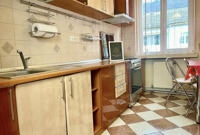 Apartament 3 camere decomandat langa scoala numarul 2 - 9