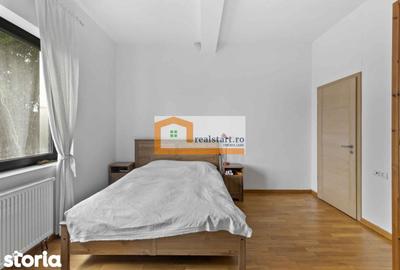 Casă cu 6 camere cu Teren 3300 Mp în Cornu - 5