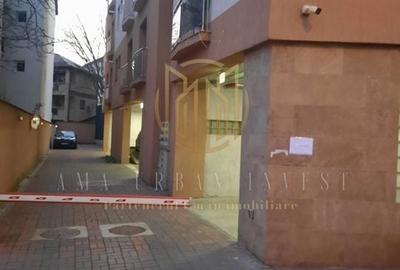 Aleea Fizicienilor  2 B vand loc parcare interior  7500 euro - 1