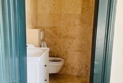 Apartament cu 3 camere semidecomandat, mobilat în Sinaia - 16