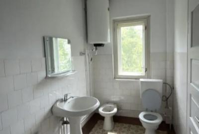 Casă cu 3 camere cu Teren 2200 Mp în Central - 10