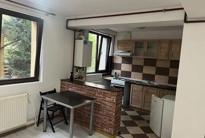 Garsonieră decomandată în Central