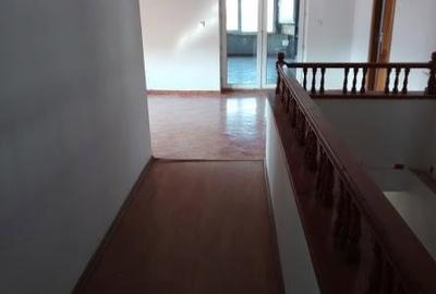 Casă cu 8 camere cu Teren 500 Mp în Jilava - 4