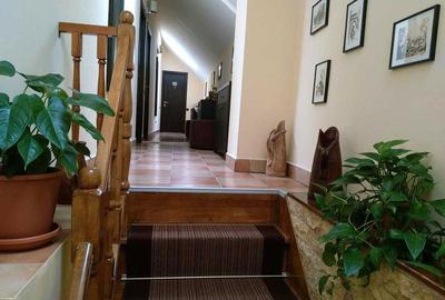 Casă cu 4 camere în Centrul Istoric - 2