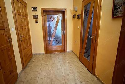 Casă cu 10 camere cu Teren 808 Mp în Șagului - 9