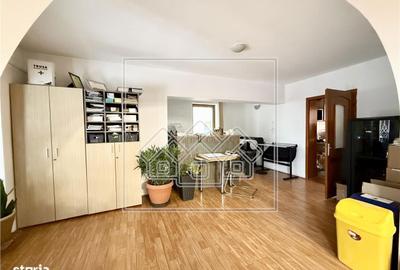 Spațiu comercial, de 250 mp, în Șelimbăr