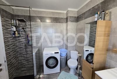 Casa de vanzare 5 camere 160mpu 3 bai 120mp teren liber zona Selimbar - 11