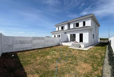 Duplex cu 4 camere cu Canalizare în Moșnița Nouă - 2