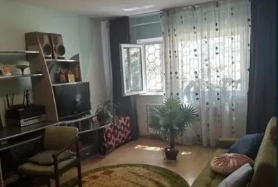Apartament cu 2 camere decomandat în C5