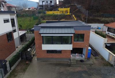 Casa individuala, 230mp utili, 5 dormitoare, 750mp teren, zona Vivo - 3