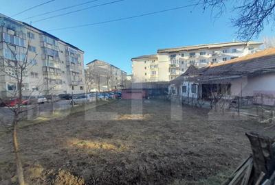 Teren de 254 mp, în Central