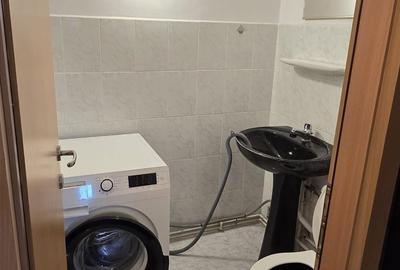 Apartament cu 3 camere decomandat în Bartolomeu