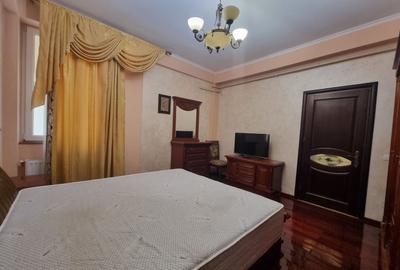 Casă individuală cu 6 camere cu Canalizare în Capitol - 11