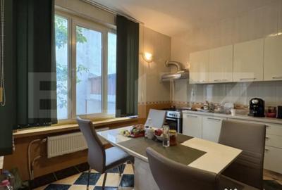 Casă cu 7 camere cu Teren 230 Mp în Central - 15