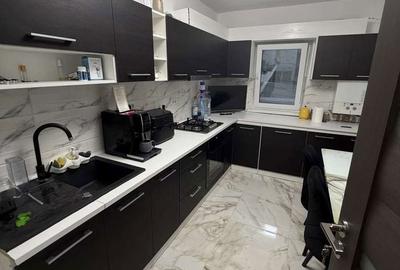 Apartament cu 4 camere decomandat în Central - 8