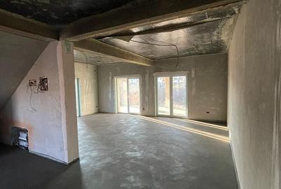Duplex cu 4 camere cu Canalizare în Moșnița Nouă - 9