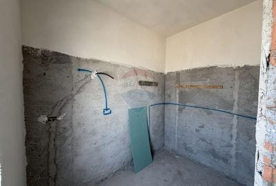 Casă cu 4 camere cu Teren 470 Mp în Câmpineanca - 13