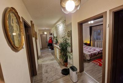 De vanzare: Apartament cu 5 camere Zona UMT, Timi?oara - 2
