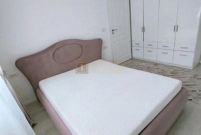 Apartament cu 3 camere semidecomandat în Soarelui