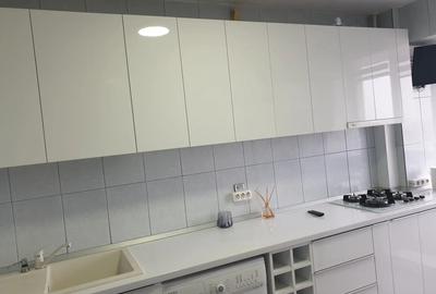 Proprietar inchiriez apartament 2 camere zona spitalul judetean, blocuri 10 etaje - 1