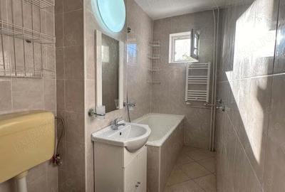 Apartament cu 2 camere semidecomandat în Girocului