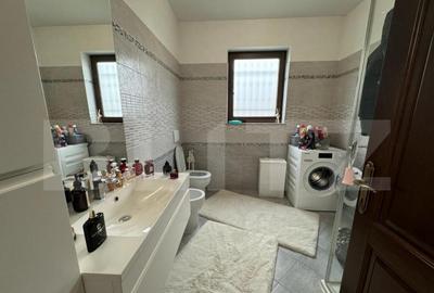 Casă cu 5 camere cu Teren 1000 Mp în Central