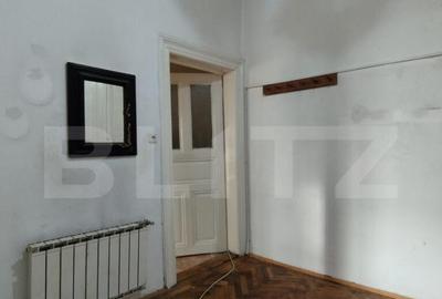 Cladire 3 camere, etaj intermediar, fatada platita, Piata Ma - 1