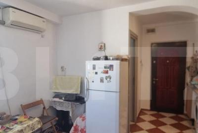 Garsoniera cu baie si geam mare - scara foarte ingrijita - 10