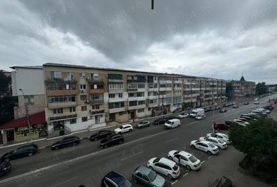 [Inchiriez] Apartament cu 3 Camere in Tecuci - Gheorghe Petrascu - 1