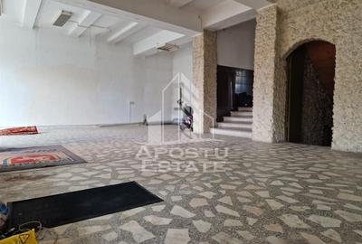 Casa familiala cu spatiu comercial si garaj P+1E+M 720 Mp - 25