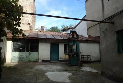 Casă cu 6 camere cu Teren 272 Mp în Ferdinand - 1