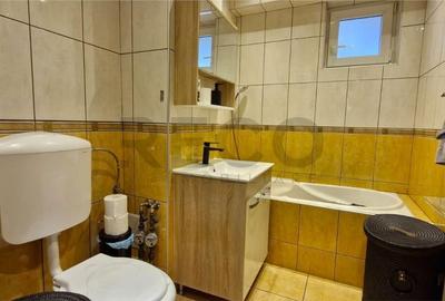 Apartament cu 4 camere decomandat în Nufărul