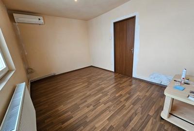 Apartament cu 3 camere semidecomandat, mobilat în Berceni - 12