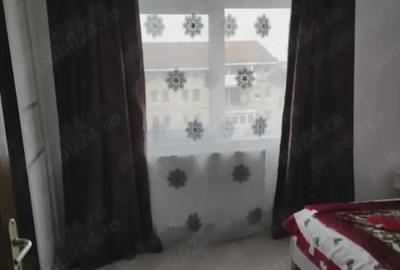 Apartament cu 3 camere semidecomandat în Micro 16 - 4
