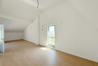 Casă cu 4 camere cu Canalizare în Titan - 19