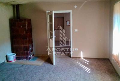 Casă individuală cu 4 camere cu Canalizare în Lazuri - 8